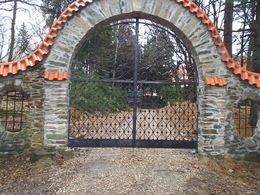 brána1