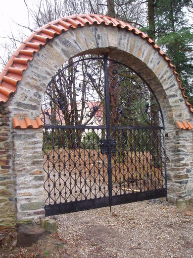 brána1